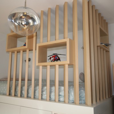 Décoration intérieure, aménagement, rénovation et suivi de chantier Chambre enfant ado Lyon Caluire, style scandinave contemporain élégant et naturel - Chambre enfant ado avec mezzanine esprit cabane scandinave